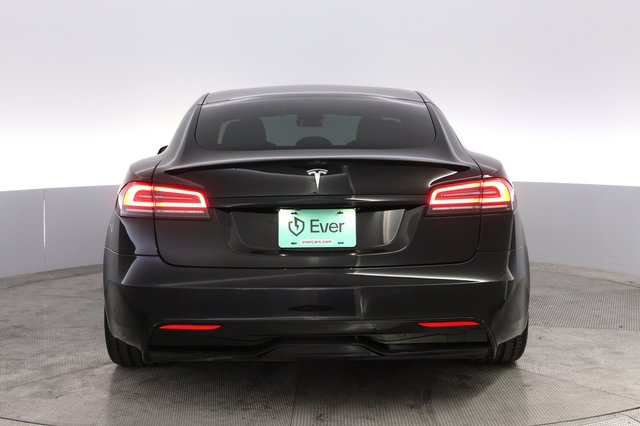 2022 Tesla Model S — photo 12 of 22