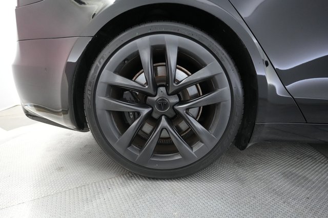 2022 Tesla Model S — photo 16 of 22