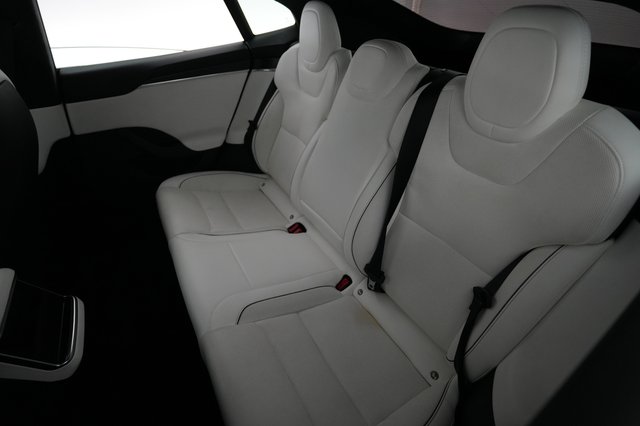 2022 Tesla Model S — photo 18 of 22