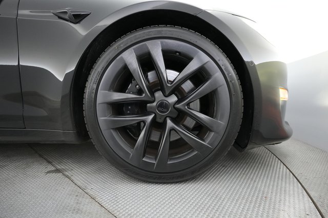 2022 Tesla Model S — photo 17 of 22