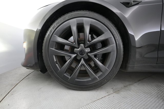 2022 Tesla Model S — photo 15 of 22