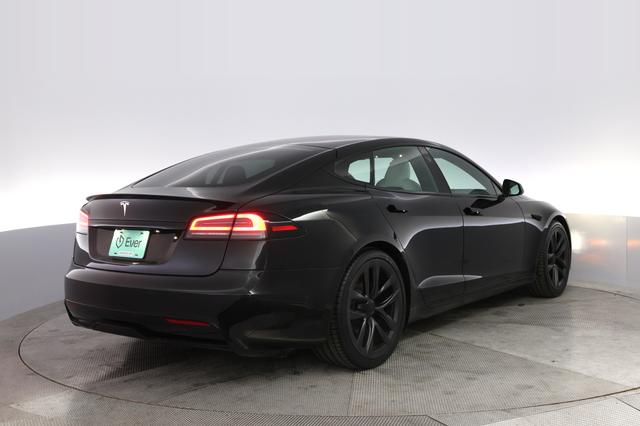 2022 Tesla Model S — photo 2 of 22