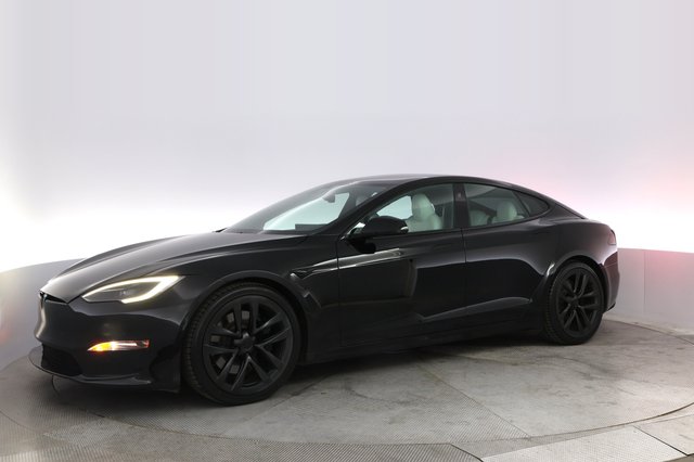 2022 Tesla Model S — photo 14 of 22