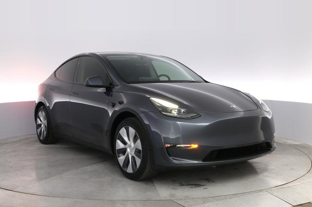 2023 Tesla Model Y — photo 10 of 26