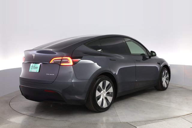 2023 Tesla Model Y — photo 2 of 26
