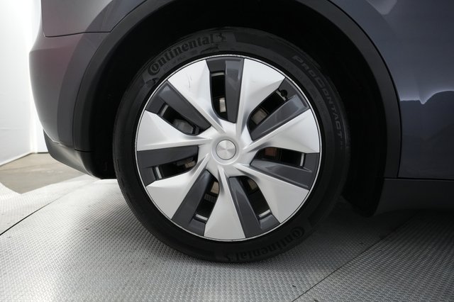2023 Tesla Model Y — photo 16 of 26