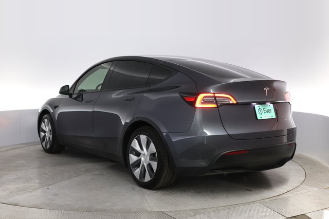 2023 Tesla Model Y — photo 13 of 26