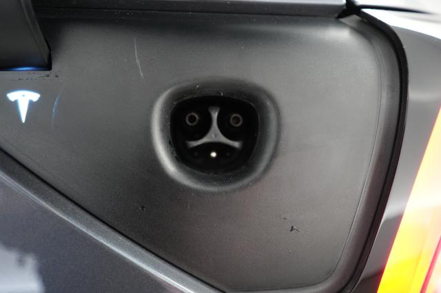 2023 Tesla Model Y — photo 8 of 26