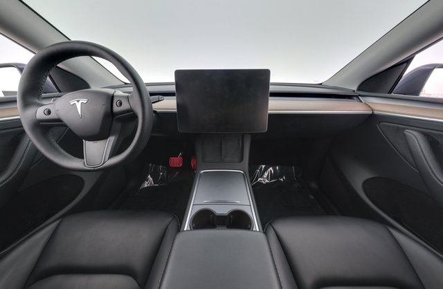 2023 Tesla Model Y — photo 21 of 26
