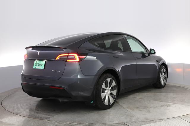2023 Tesla Model Y — photo 2 of 28