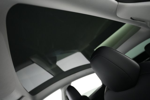 2023 Tesla Model Y — photo 20 of 28