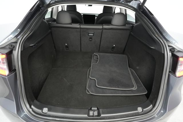 2023 Tesla Model Y — photo 6 of 28
