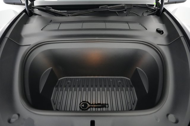 2023 Tesla Model Y — photo 21 of 28