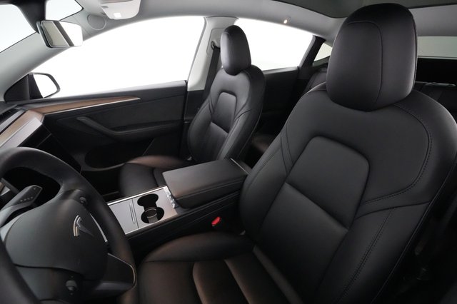 2023 Tesla Model Y — photo 3 of 28