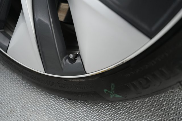 2023 Tesla Model Y — photo 22 of 28