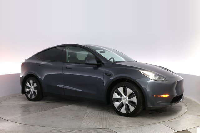 2023 Tesla Model Y — photo 11 of 28
