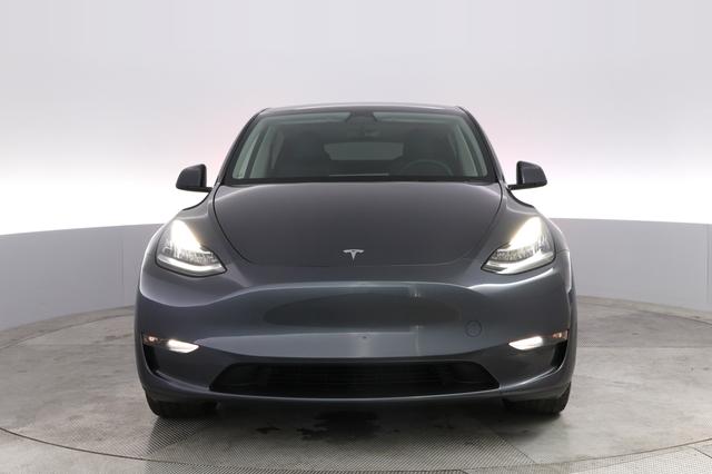 2023 Tesla Model Y — photo 9 of 28