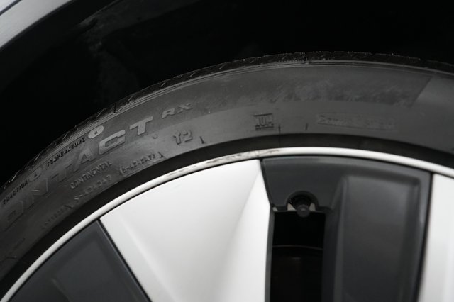 2023 Tesla Model Y — photo 23 of 28