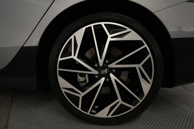 2023 Hyundai IONIQ 6 — photo 15 of 21