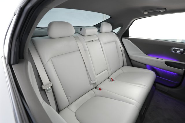 2023 Hyundai IONIQ 6 — photo 4 of 21