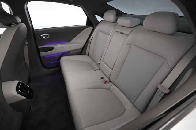 2023 Hyundai IONIQ 6 — photo 18 of 21