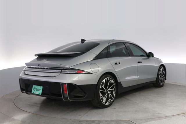 2023 Hyundai IONIQ 6 — photo 2 of 21