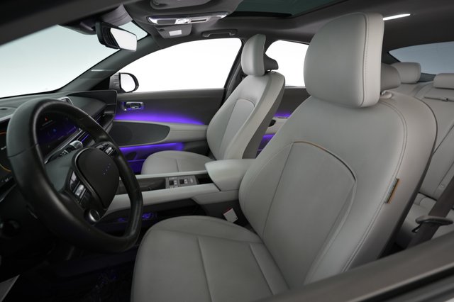 2023 Hyundai IONIQ 6 — photo 3 of 21