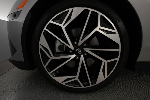 2023 Hyundai IONIQ 6 — photo 16 of 21