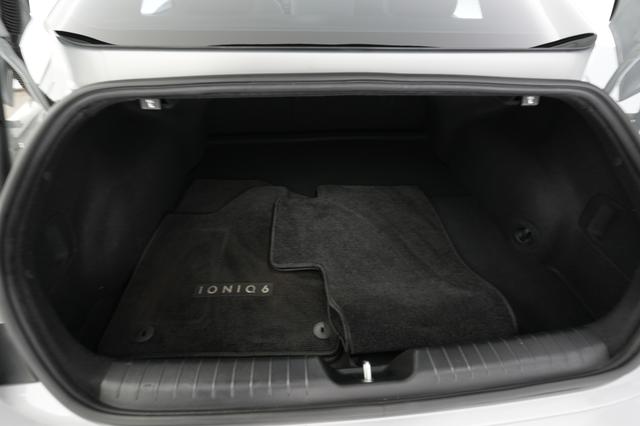 2023 Hyundai IONIQ 6 — photo 6 of 21