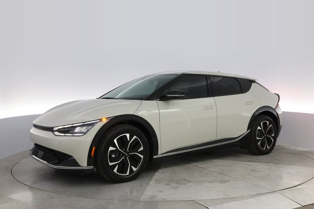 2023 Kia EV6 — photo 14 of 22