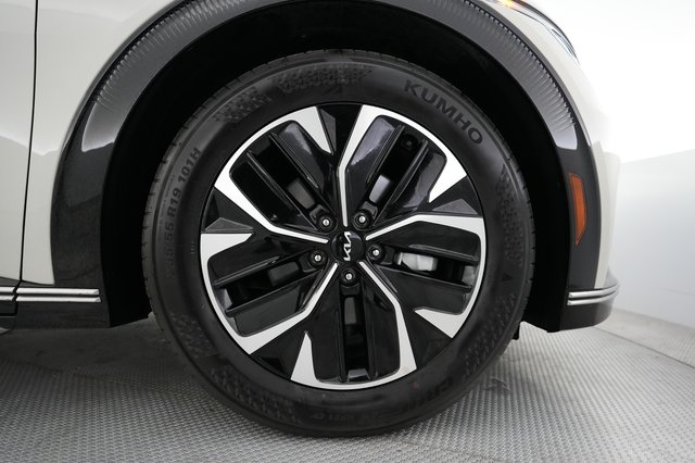 2023 Kia EV6 — photo 7 of 22