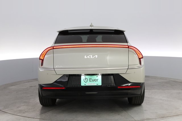 2023 Kia EV6 — photo 12 of 22