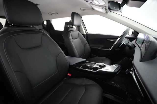 2023 Kia EV6 — photo 18 of 22