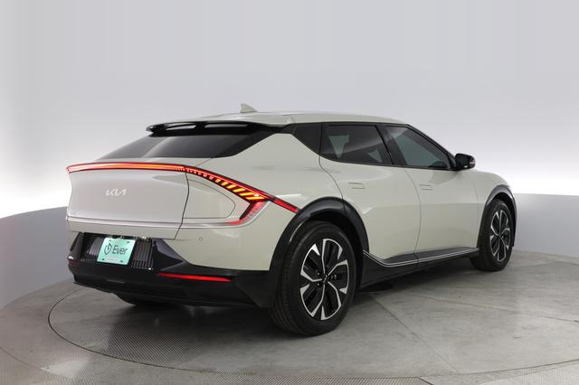 2023 Kia EV6 — photo 2 of 22