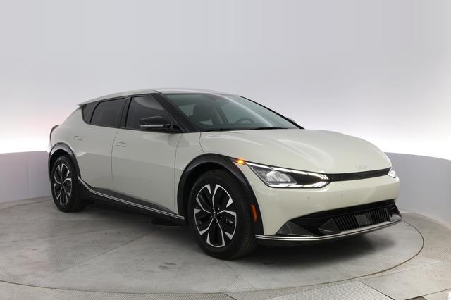 2023 Kia EV6 — photo 10 of 22
