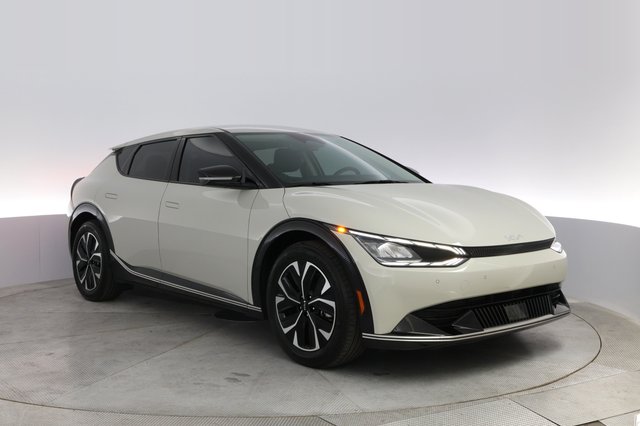 2023 Kia EV6 — photo 10 of 22