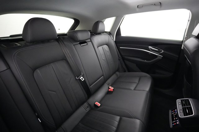 2023 Audi e-tron — photo 4 of 23