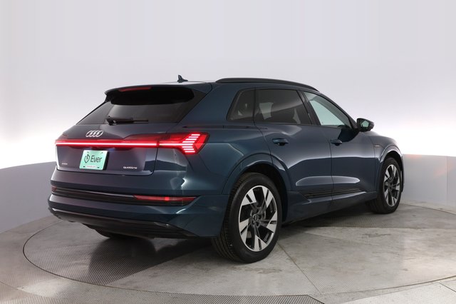 2023 Audi e-tron — photo 2 of 23