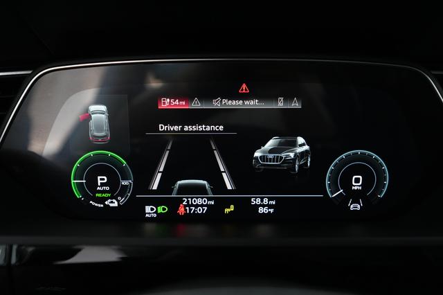 2023 Audi e-tron — photo 5 of 23