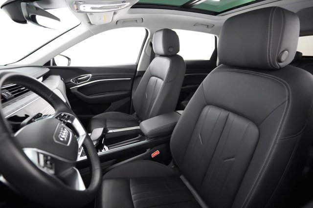 2023 Audi e-tron — photo 3 of 23