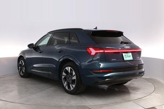 2023 Audi e-tron — photo 13 of 23