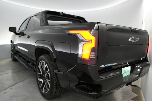 2024 Chevrolet Silverado EV — photo 2 of 16