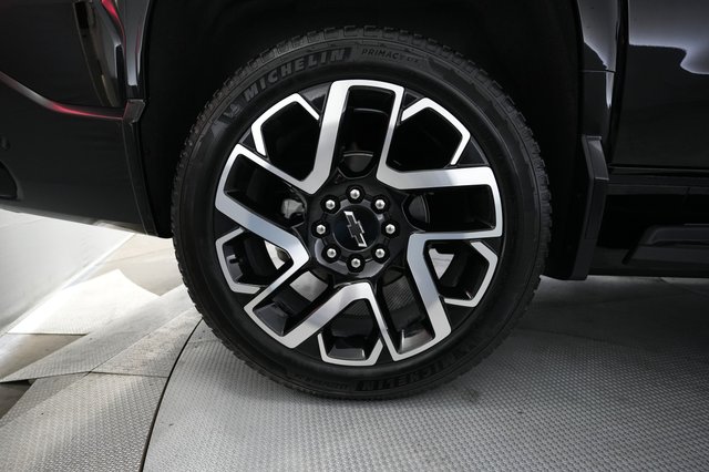 2024 Chevrolet Silverado EV — photo 10 of 16