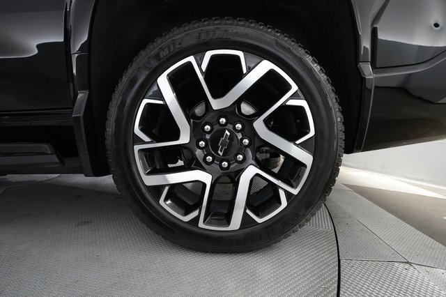 2024 Chevrolet Silverado EV — photo 11 of 16