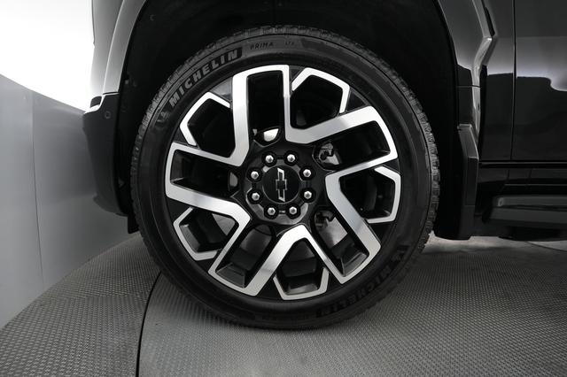 2024 Chevrolet Silverado EV — photo 7 of 16
