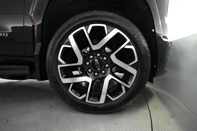 2024 Chevrolet Silverado EV — photo 9 of 16