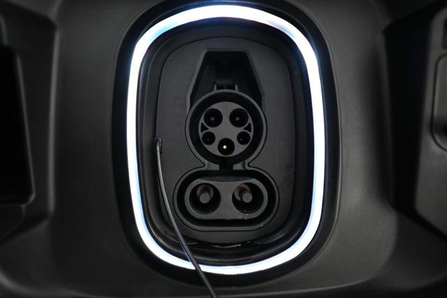 2024 Chevrolet Silverado EV — photo 8 of 16