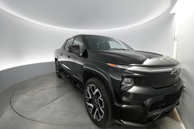 2024 Chevrolet Silverado EV — VIN 1GC40ZEL1RU302444