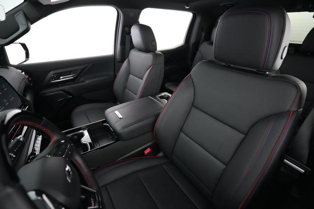 2024 Chevrolet Silverado EV — photo 3 of 16