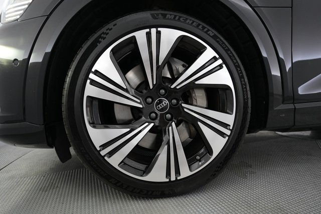 2024 Audi Q8 e-tron — photo 15 of 24
